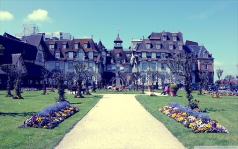 小S称相信大S已在天上开开心心 告别式不会举办