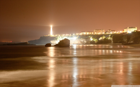 男子新车被熊孩子点燃报废 车主无奈自认倒霉