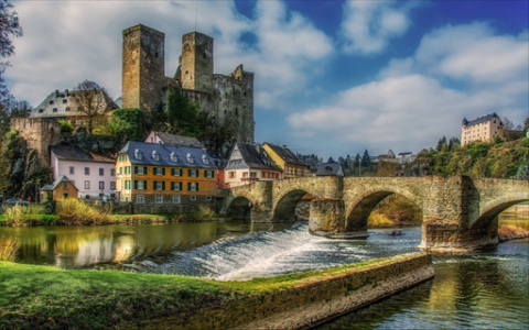 A股午评：三大指数集体上涨创指涨1.41%，机器人概念爆发！超4100股上涨，成交1.05万亿放量16.4亿；机构解读