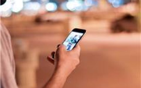 小伙因怒砸女友苹果手机背上犯罪记录引热议：官方回应故意毁坏财物_67a576f17e5a9.jpeg
