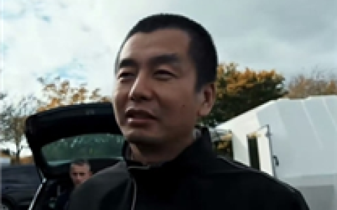 驾驶小米SU7 Ultra超保时捷的车手到底是谁：官方揭秘_67b1544de7249.png