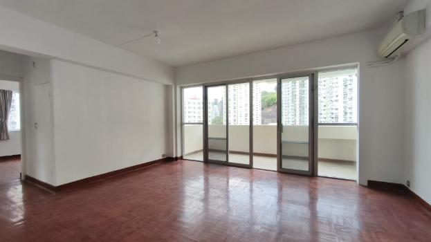 勤屋一个高层户，属遗产物业，面积1,204方呎，开价1,160万元，呎价9,635元。