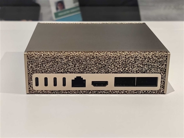 近29000元!NVIDIA迷你超算开放预订:还顺道改了个名