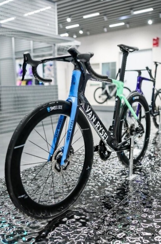 迪卡侬旗下高端公路自行车品牌 VAN RYSEL 亚洲首店亮相杭州