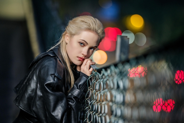 唯卓仕 AF 135mm F1.8 LAB Z卡口上市，国产镜头的“高端化”破局之战