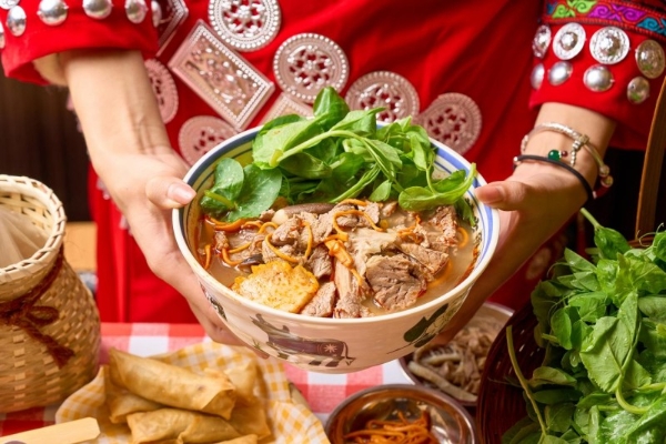 一碗米线的消费升级密码：解码大鼓在质价比时代的破局之道