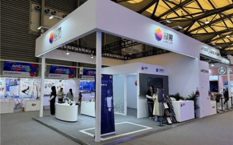 噜咔博士AI拍学机惊艳AWE2025，AI导师引领儿童教育新潮流