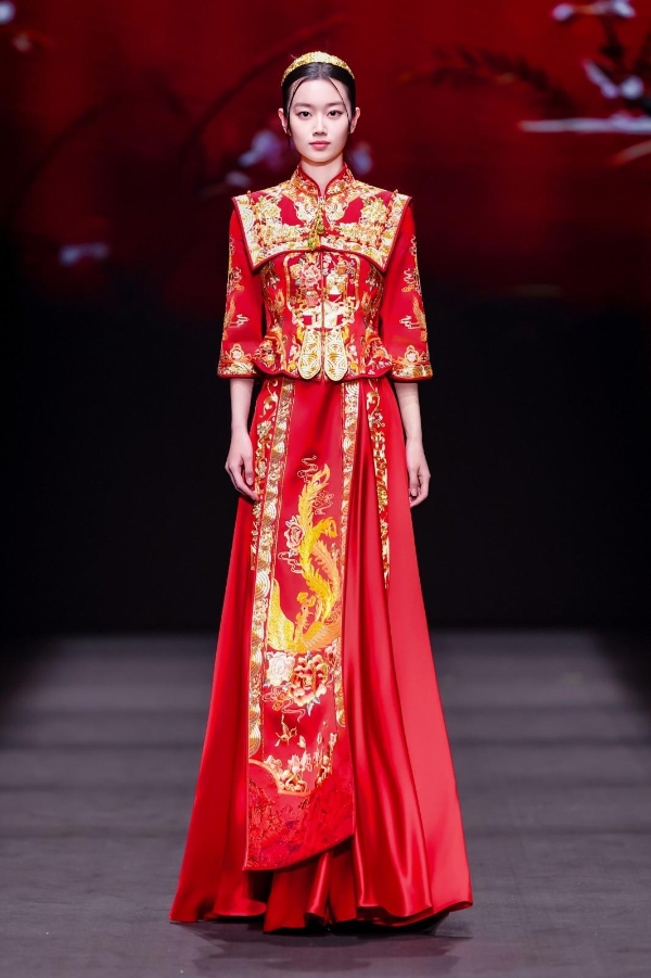 “虎丘婚纱日”强势登陆中国国际时装周,展现中国婚纱设计力量