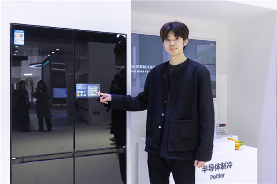 智慧科技赋能理想家居:三星AI神系列产品亮相AWE 2025