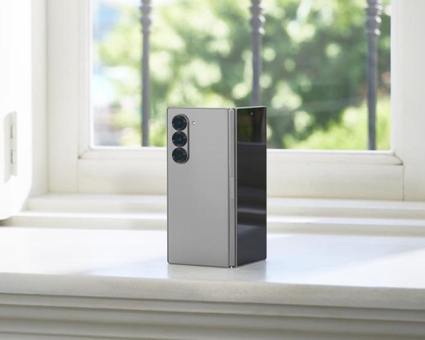 时尚设计+AI影像 热门三星手机你的春日出行好伴侣