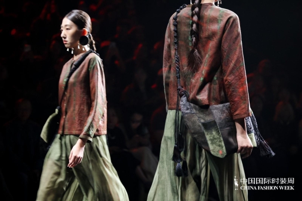 佗寂2025春夏系列发布会：“见空”主题，诠释时光与灵魂的对话