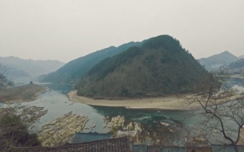 SHIATZY CHEN 夏姿・陈 巴黎大秀 携手7位非遗匠人 探寻传统苗绣的现代演绎