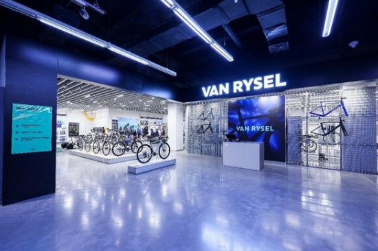 迪卡侬旗下高端公路自行车品牌 VAN RYSEL 亚洲首店亮相杭州