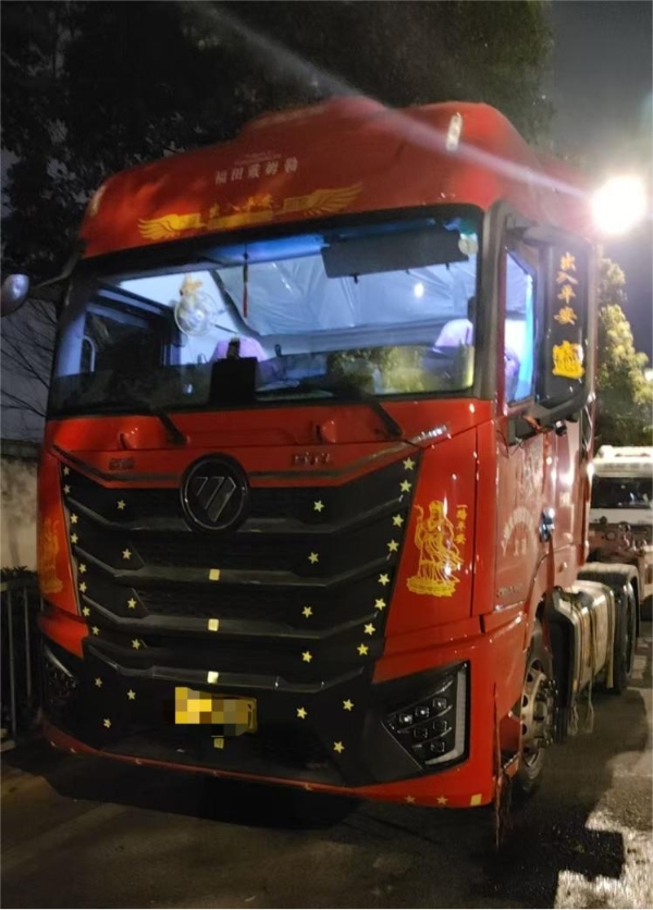 百公里省3L油 年省1.8万！秦师傅与欧曼星翼400重卡赢战港口运输路