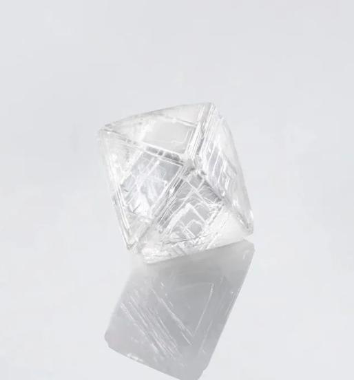 天然钻石鉴定大揭秘，避免假货，为你的财富保驾护航