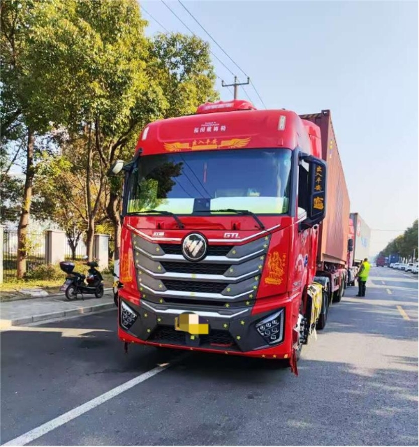 百公里省3L油 年省1.8万！秦师傅与欧曼星翼400重卡赢战港口运输路