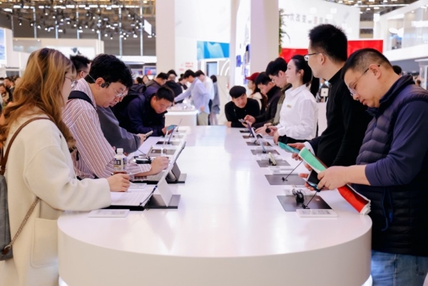 AWE 2025：三星多项AI 技术创新 展现前沿智慧科技风采