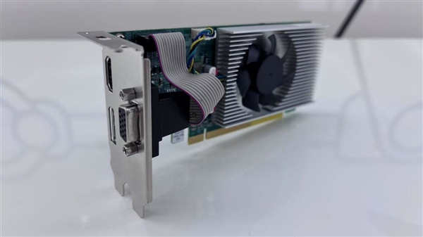 紫光台式机+飞腾D3000实测！揭秘全国产PC整机“软硬兼修”