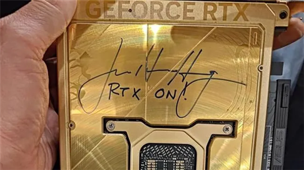 极尽奢华!华硕将拍卖黄仁勋签名RTX 5090黄金版:用于慈善