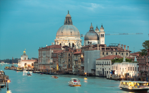 从“樟脑龙头”到化妆品代工，青松股份收购诺斯贝尔后有何新故事？