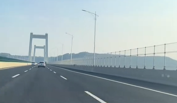 女生每天自驾110公里跨市上班：是时候换台纯电车了