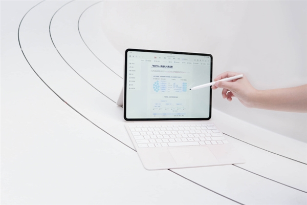 行业首款骁龙8至尊版平板 OPPO Pad 4 Pro真机实拍：果味十足