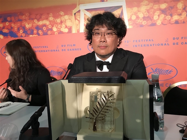 《阿诺拉》导演一人独获四项奥奖