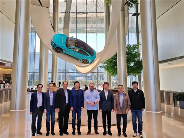 三星李在镕、高通安蒙访问小米汽车工厂：雷军、卢伟冰等高层接见