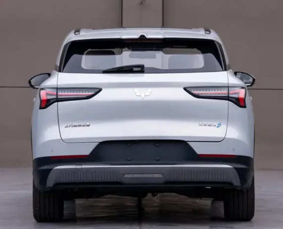 五菱星光S PHEV新车型申报：纯电续航90KM 换装1.5T插混系统