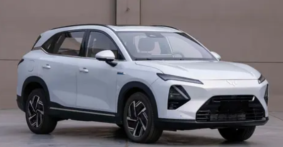 五菱星光S PHEV新车型申报：纯电续航90KM 换装1.5T插混系统