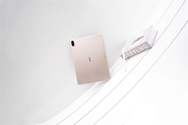 行业首款骁龙8至尊版平板 OPPO Pad 4 Pro真机实拍：果味十足