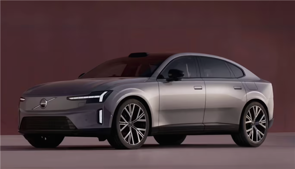 对标享界S9！沃尔沃旗舰轿车ES90曝光：700KM续航+350kW快充