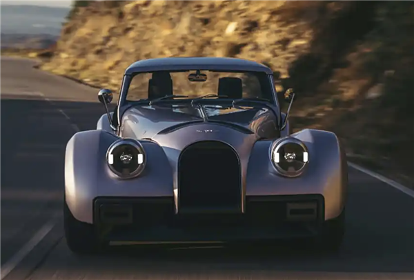 复古外壳+现代心脏！摩根旗舰跑车Supersport正式亮相