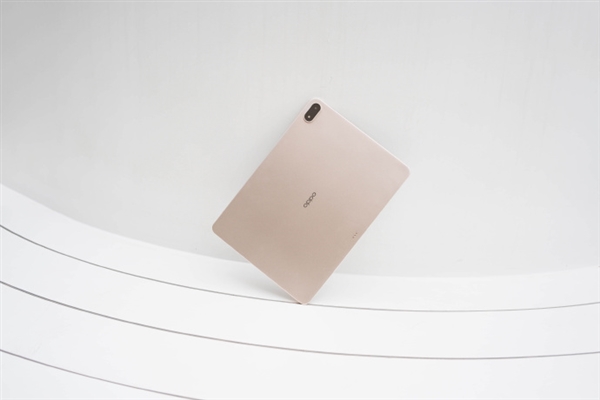 行业首款骁龙8至尊版平板 OPPO Pad 4 Pro真机实拍：果味十足