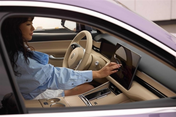 问界M5 Ultra大定破1.5万辆 官方推关爱提车计划：至高补贴1万元