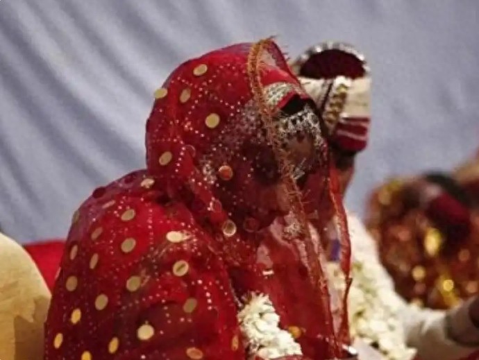 印度男子婚礼当天新娘被调包成岳母 新娘临阵悔婚让母亲顶包