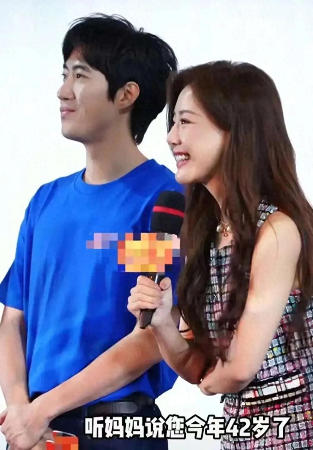 42岁邓家佳遭9岁萌娃"贴脸开大"!网友:姐姐这状态输了吗?