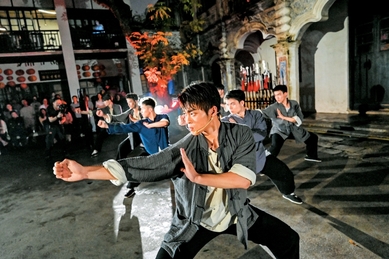 《鸿武魂》突破传统表演形式，不设舞台及座位，让观众零距离感受功夫的魅力。