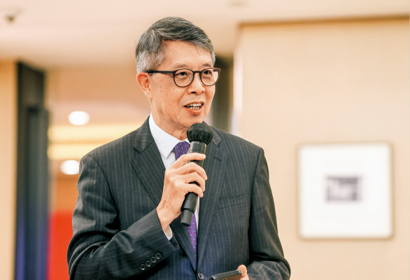 九龙仓主席兼常务董事吴天海表示，艺术品为精致的空间增添灵魂，而顶级空间则让艺术的魅力更加彰显。