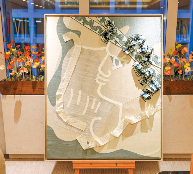 会德丰以1 Plantation Road示范洋房回收的物料重塑成独特艺术之作，灵感源自南法艺术家Jean Cocteau的画作。