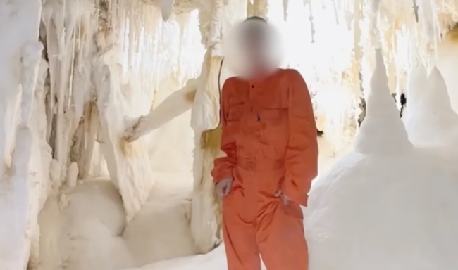 女子回应赤脚踏入万年晶花池拍照 引发生态保护争议