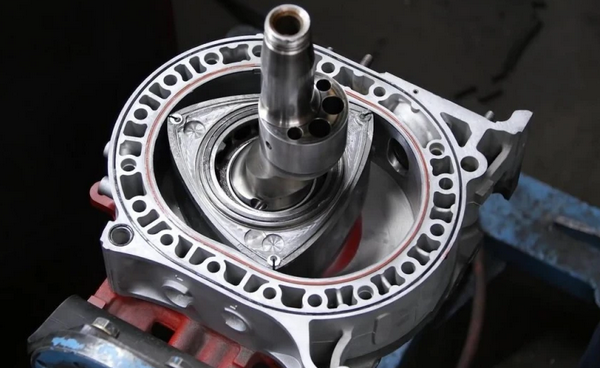 64年坚守不放弃！马自达新型双转子引擎迎来曙光