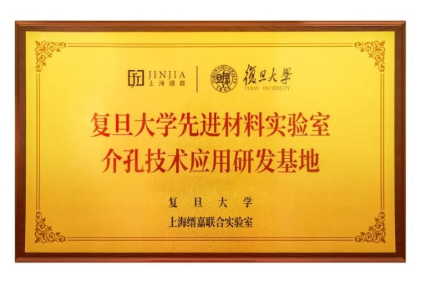 近300亿的防晒市场中，新锐品牌奥札正用“科技创新”改写游戏规则