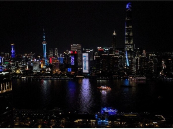 可耐福登陆上海外滩花旗巨幕，以卓越表现诠释"Build On Us"品牌宣言 