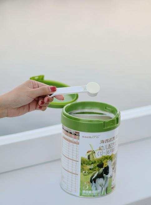  为娃选奶纠结？看懂‌有机奶粉和普通奶粉的区别就懂了 