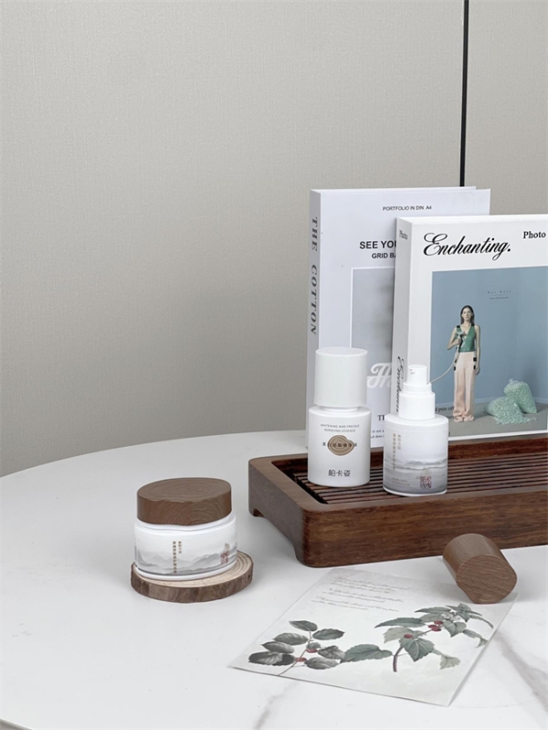  柏卡姿护肤三重奏，协同发力，轻松养出健康透亮肌