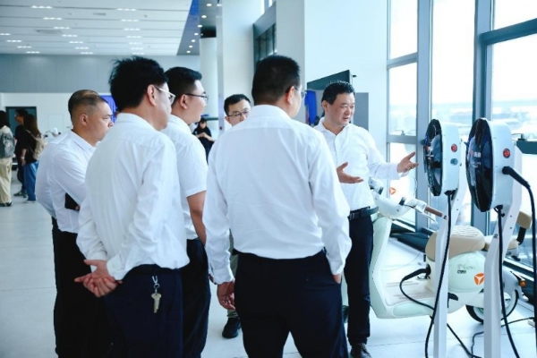 研发中心落子重庆：雅迪以产学研合作重塑电动车产业链全球格局