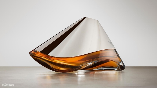 波摩与阿斯顿·马丁联袂发布波摩ARC-54年单一麦芽苏格兰威士忌