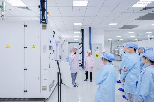 天马携手OPPO Find X8s：以“好屏”定义旗舰显示新高度