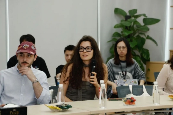 西班牙高校师生代表团到访乐其创新SmallRig，探索影像领域协同新篇